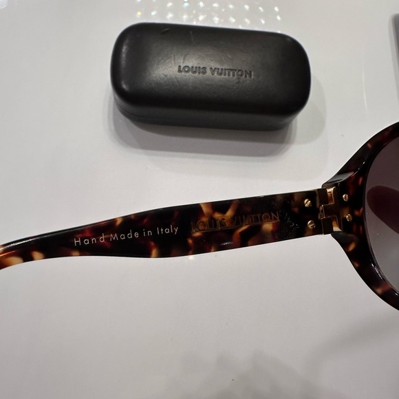 Louis Vuitton sunglasses - Picture 5 of 5